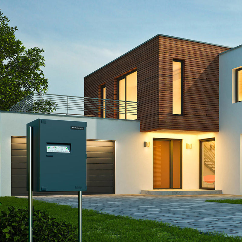 Buzón eBoxx EASY+ en la entrada de una vivienda